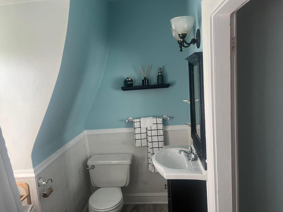 Private Victorian Apartment In Convenient City Location On 5 Acre, Sleeps 5 Πουκίπσι Εξωτερικό φωτογραφία