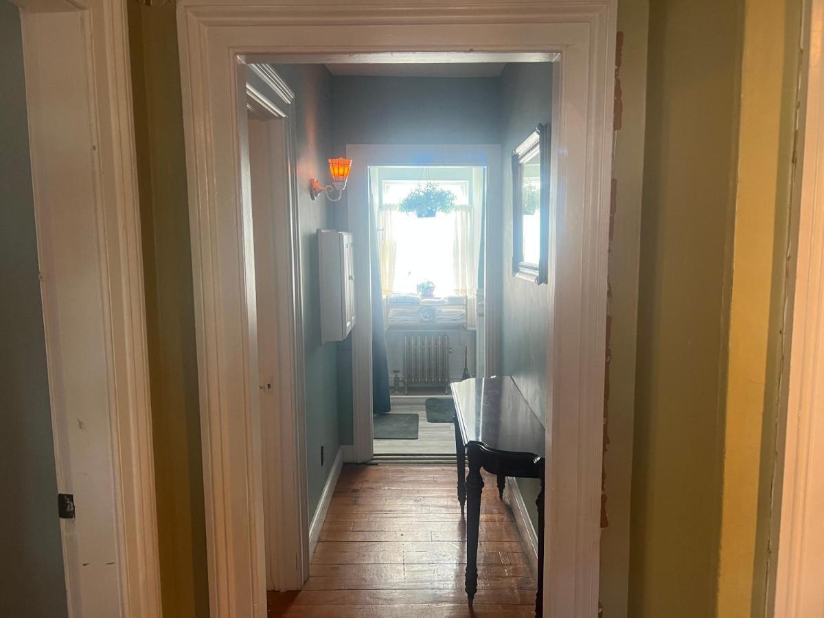 Private Victorian Apartment In Convenient City Location On 5 Acre, Sleeps 5 Πουκίπσι Εξωτερικό φωτογραφία