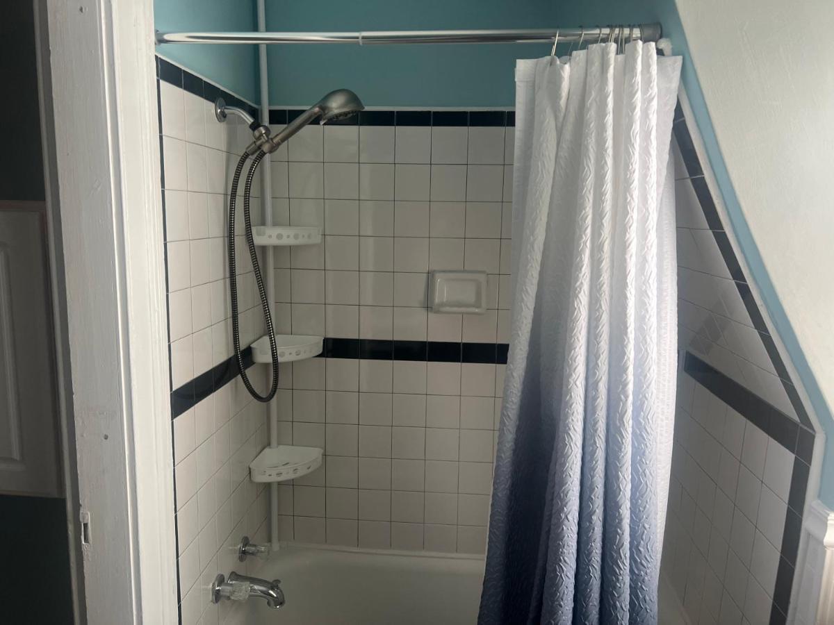 Private Victorian Apartment In Convenient City Location On 5 Acre, Sleeps 5 Πουκίπσι Εξωτερικό φωτογραφία