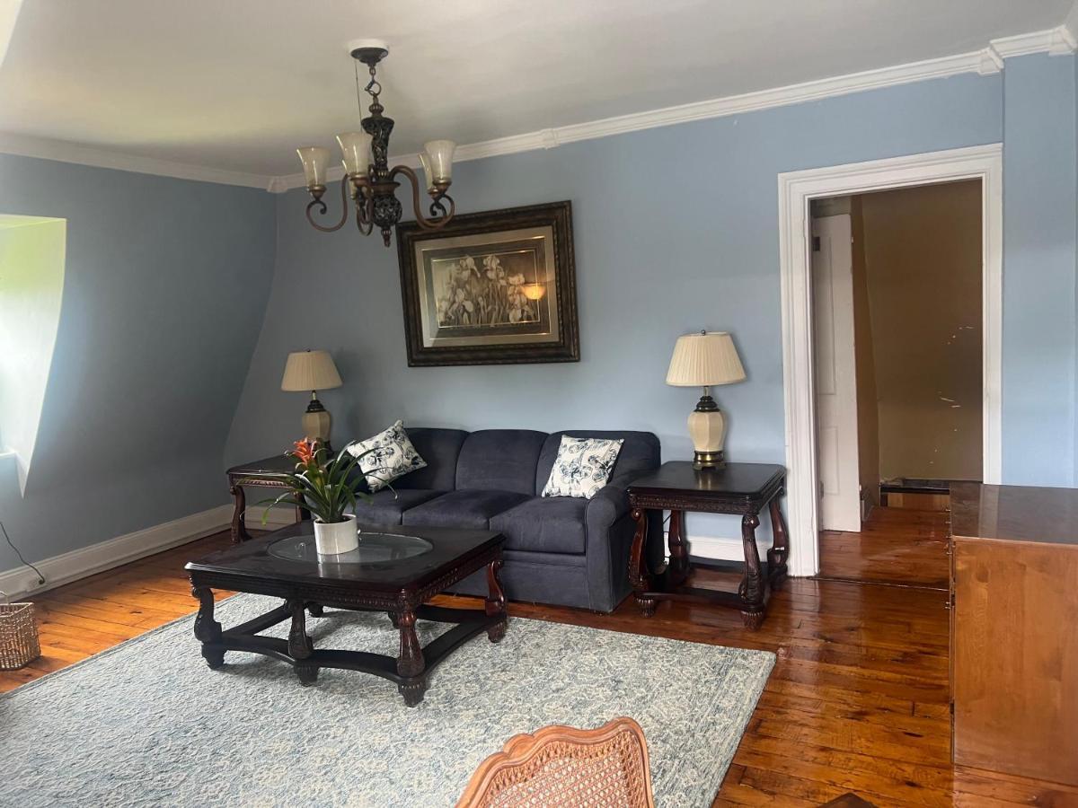 Private Victorian Apartment In Convenient City Location On 5 Acre, Sleeps 5 Πουκίπσι Εξωτερικό φωτογραφία
